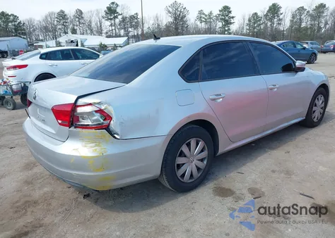 2013 Volkswagen Passat 2.5L S z USA, uszkodzony, nr VIN 1VWAH7A37DC132561